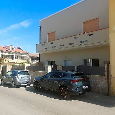 Hotel Charming Santantioco Red With 2-way Air Con Uncovered Parking
