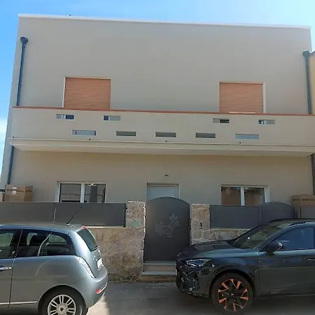 Charming Santantioco Red With 2-way Air Con Uncovered Parking SantʼAntìoco