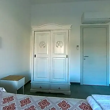 Hotel Charming Santantioco Red With 2-way Air Con Uncovered Parking SantʼAntìoco