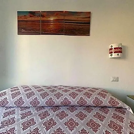 Charming Santantioco Red With 2-way Air Con Uncovered Parking Hotel