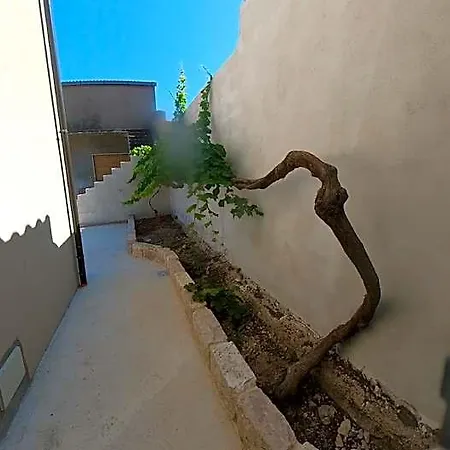 Hotel Charming Santantioco Red With 2-way Air Con Uncovered Parking Sant'Antioco